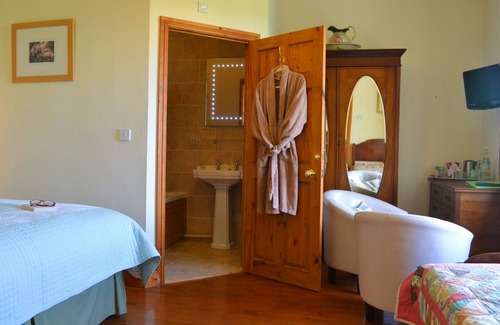 Clows Top Bed & Breakfast | Broome Park Farm B&B