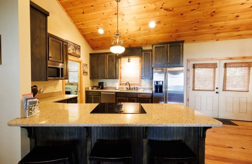 Mentone Cabin | Brow Bella- Mountain Views & Hot Tub