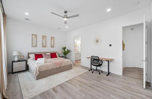 Dallas Apartment | BRs w Ensuite Baths l Pet-Friendly l Central Loc