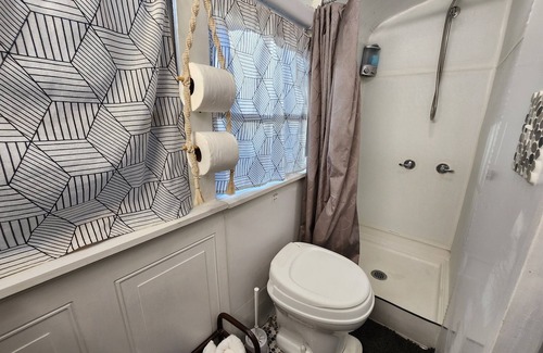 West Monroe House | Bruiser-Riverfront Bus! Near I-20/ Unique +Pets OK