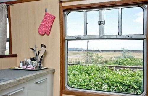 Dawlish Warren Ski Chalet | Brunel Boutique Railway Carriage 5