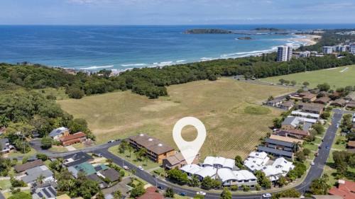 Coffs Harbour House | Brunswick Beach Club - Coastal Comfort Near Beach