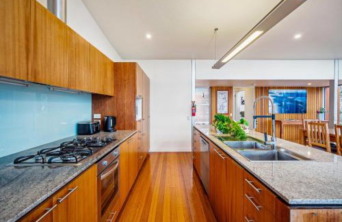 South Bruny House | Bruny Bay House