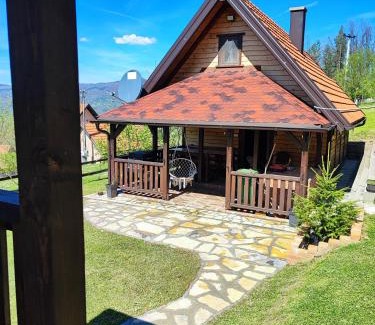 Bajina Basta Ski Chalet | Brvnara na bregu