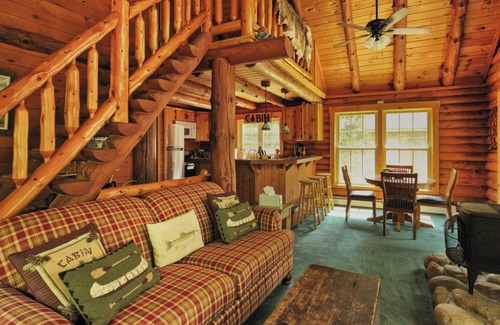 Bryant Pond Cabin | Bryant Pond Log Cabin Available for Ski Season