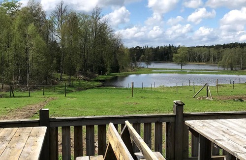 Fegen Cabin | Brygghuset - stay in a cottage on a small farm