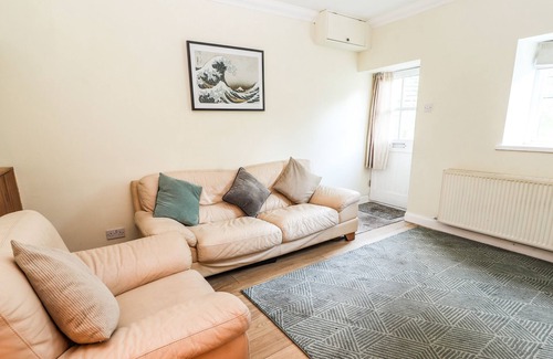 Flint Cottage | BRYN NOPHFA, pet friendly, with open fire in Flint Mountain