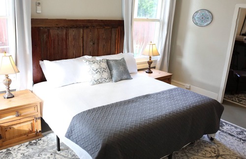 Belton Bed & Breakfast | Bryn Oaks Bed and Breakfast