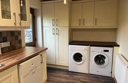 Deiniolen House | Bryn Rhedyn cottage