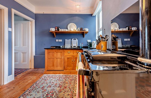 Aberaeron House | Brynamlwg - Three Bedroom House, Sleeps 6
