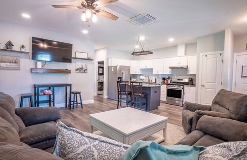 Mill Pond Acres Apartment | Bubba & Banjo's Garage Apt