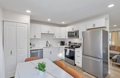 Columbus House | Buckey Retreat, 4-bedroom 2 story home, newly renovated, Prime Location.