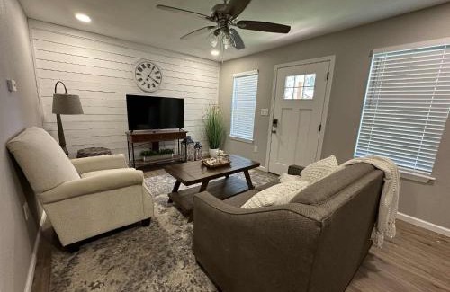 Gilmer House | Buckeye Hideaway