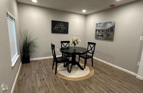 Gilmer House | Buckeye Hideaway