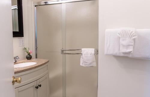 Three Rivers Hotel | Buckeye Tree Lodge