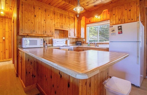 Trent Lakes Cottage | Buckhorn Angelfire Resort - Osprey