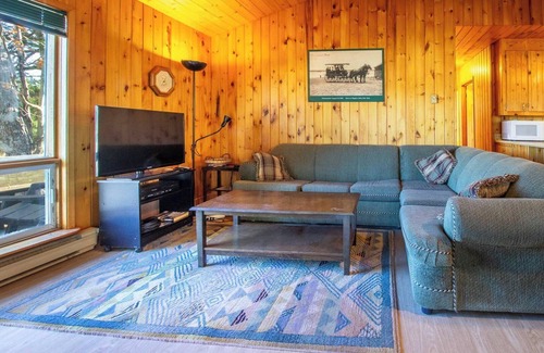 Trent Lakes Cottage | Buckhorn Angelfire Resort - Osprey