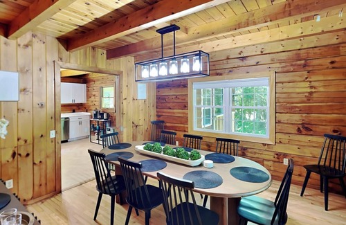 Bucksport Cabin | Bucksport Bliss A Luxe Log Cabin. Waterview & Private.