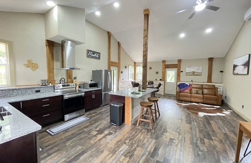 Buda Cottage | Buda Garden Getaway, 2 Bed room, 15 min from Downtown Austin