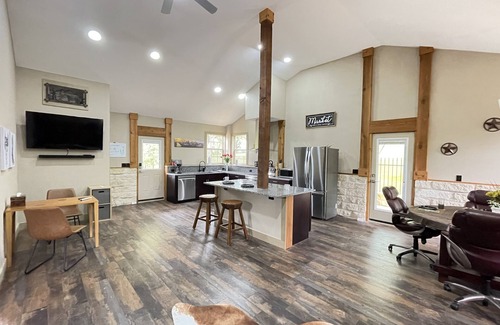 Buda Cottage | Buda Garden Getaway, 2 Bed room, 15 min from Downtown Austin