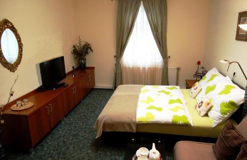 Gyor Bed & Breakfast | Buda Panzió
