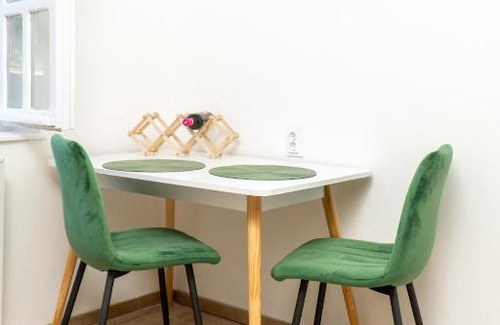 Farkasvolgy Apartment | Budai Zöldövezet Központ, Apartmanház, Rendezvényközpont és Étterem