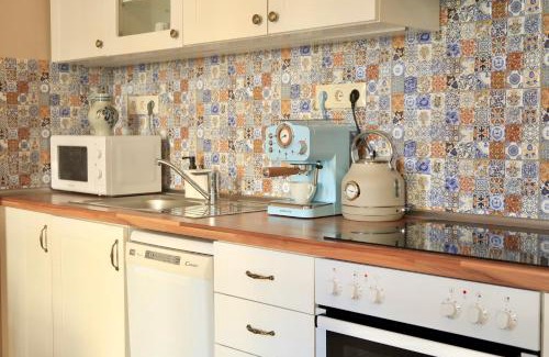 Nepszinhaz negyed Apartment | Budapest Palace Apartment - Palace District - Downtown