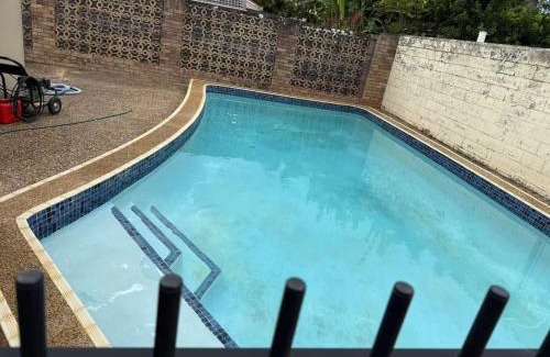 Robertson Apartment | Budget 1Bed Studio Near Top Malls and Transit