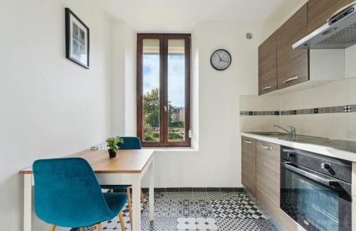 Charleville-Mezieres Apartment | Budget appart avec parking au centre-ville