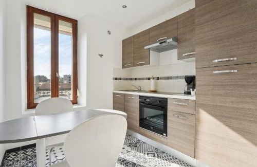 Charleville-Mezieres Apartment | Budget appart avec parking au centre-ville