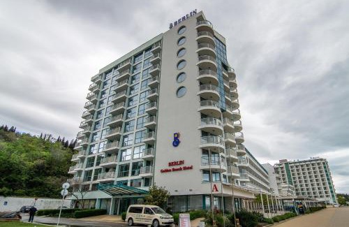 Golden Sands Apartment | Budget Beachfront Golden sands