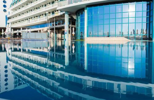 Golden Sands Apartment | Budget Beachfront Golden sands