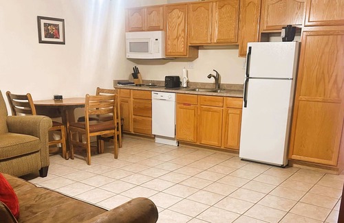 Pinetop Condo | Budget-Friendly Basecamp in the Pines
