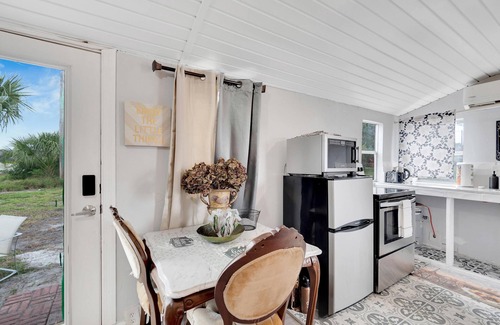 Wimauma House | Budget-Friendly Base - Cozy - Spacious Land