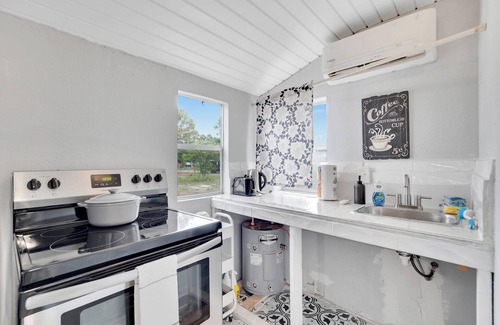 Wimauma House | Budget-Friendly Base - Cozy - Spacious Land