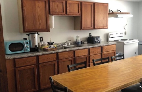 Deadwood Hotel | Budget Friendly Room 104 - No Pets