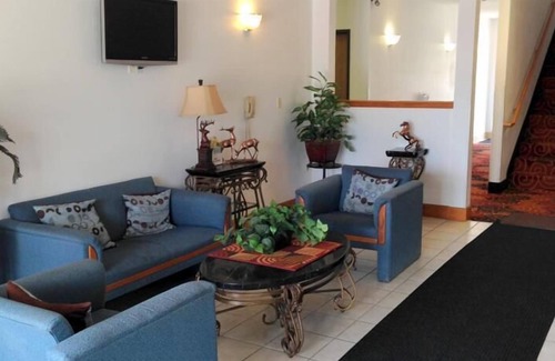 Hallock Hotel | Budget Host Caribou Inn