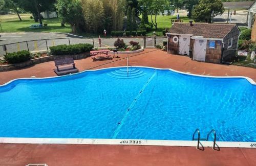 Riverhead Hotel | Budget Host East End Hotel in Riverhead