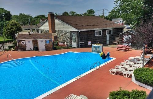 Riverhead Hotel | Budget Host East End Hotel in Riverhead