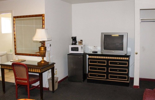 Junction City Hotel | Budget Host Golden Wheat Motel