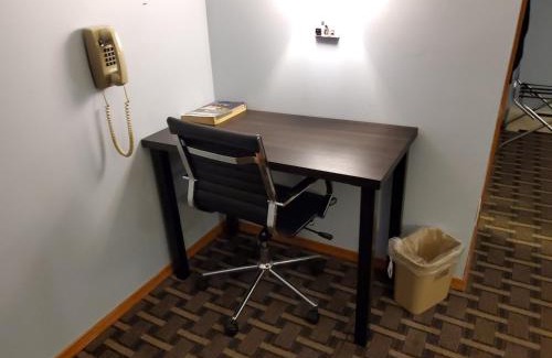 Fridley Hotel | Budget Host Inn Fridley