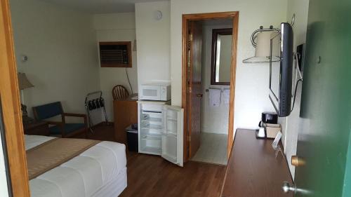 Detroit Lakes Hotel | Budget Host Inn
