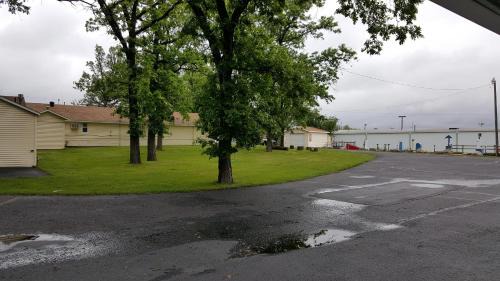 Detroit Lakes Hotel | Budget Host Inn