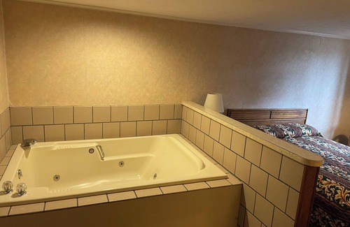 Pittsburg Hotel | Budget Host Westgate Inn