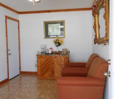 Siloam Springs Hotel | Budget Inn and Suites Siloam Springs
