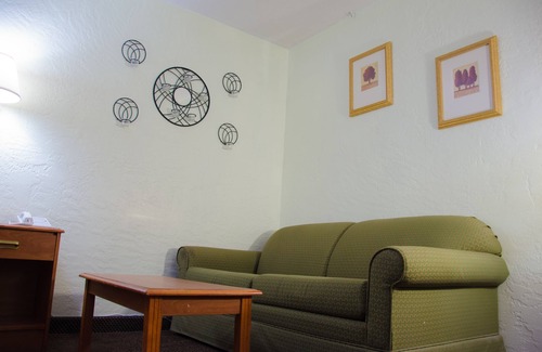 Colby Hotel | Budget Inn and Suites Colby