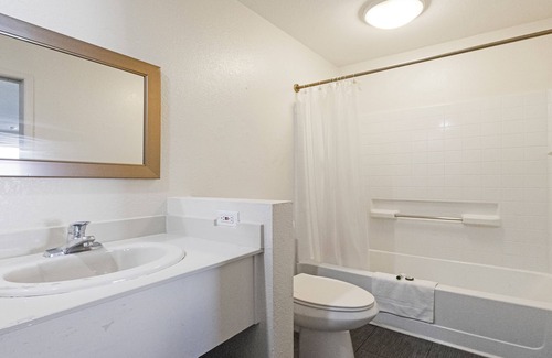 Stockton Hotel | Budget Inn and Suites