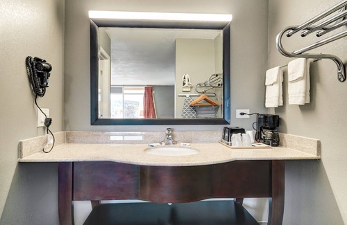 Ellijay Hotel | Budget Inn Ellijay