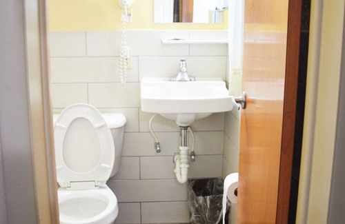 Lemoyne Hotel | Budget Inn Motel Toledo Perrysburg