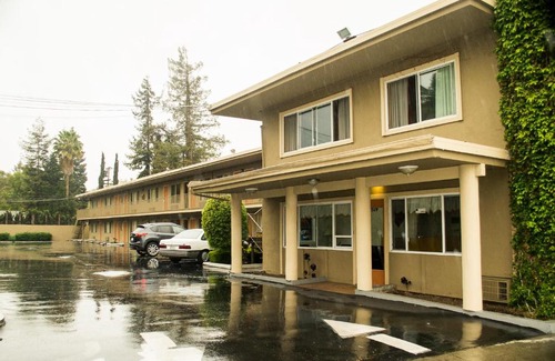 Redwood Oaks Hotel | Budget Inn Redwood City